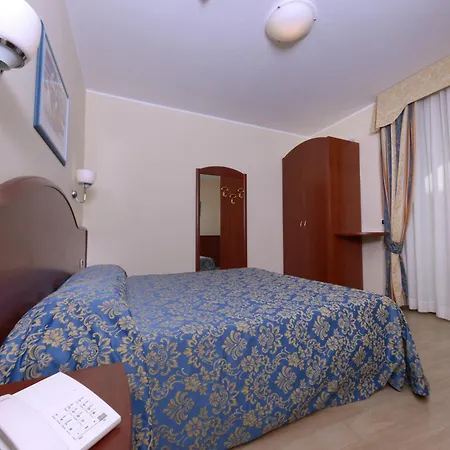 Costa Smeralda Lägenhetshotell Grottammare