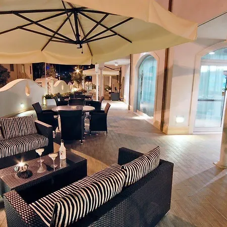 Costa Smeralda Lägenhetshotell Grottammare