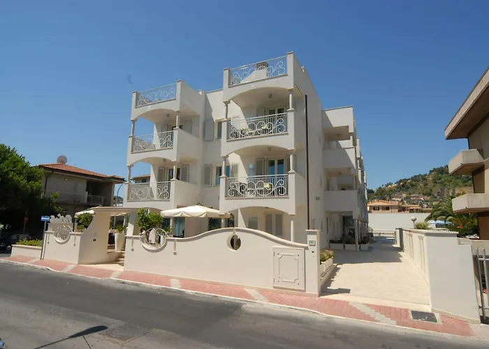 Costa Smeralda Гроттамаре