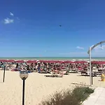 Costa Smeralda מלון דירות 3*